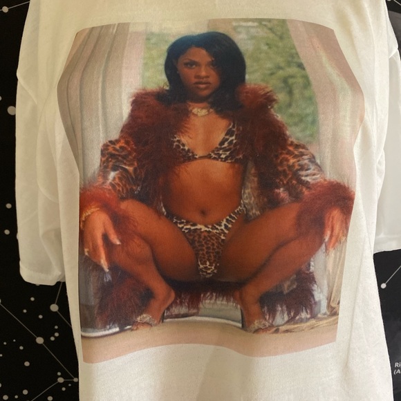 Lil Kim graphic tee. 🖤 - Picture 3 of 4